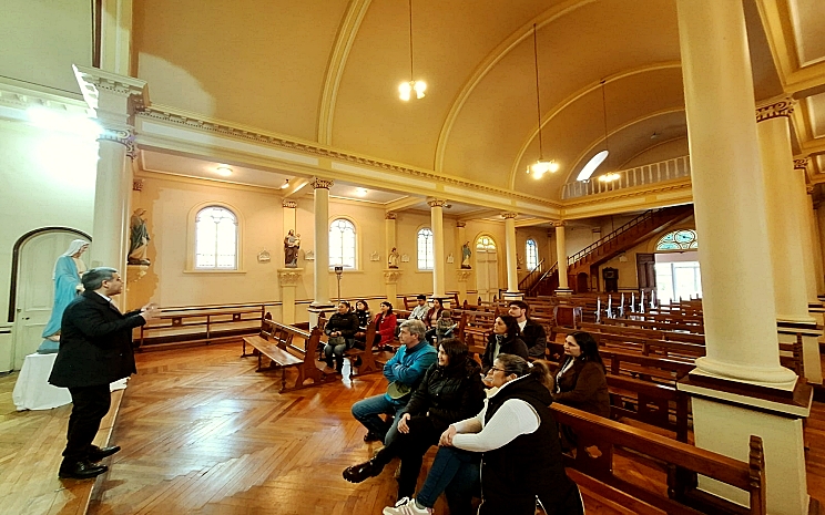Colegio Santo Tomás Curicó
Colegio Nuestra Señora del Carmen de Curicó